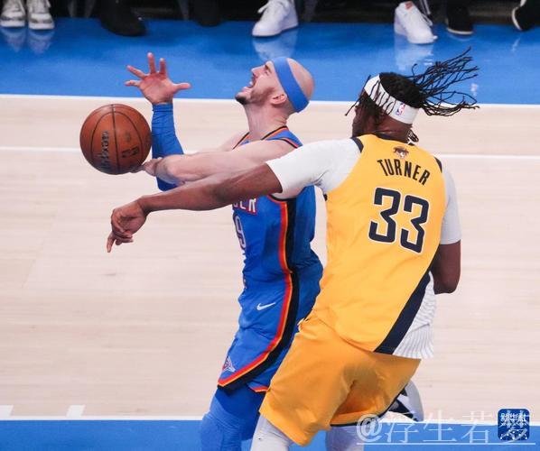 6月12日总决赛:雷霆对阵步行者,威廉姆斯精彩表现 6月12日总决赛:雷霆对阵步行者,威廉姆斯精彩表现