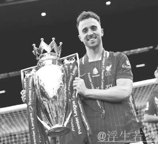 葡萄牙媒体:利物浦球员抵达葡萄牙悼念若塔,米尔纳与亨德森现身 葡萄牙媒体:利物浦球员抵达葡萄牙悼念若塔,米尔纳与亨德森现身