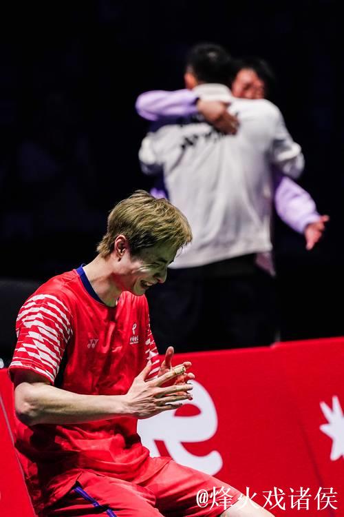 石宇奇逆转世锦赛首次夺冠 国羽男单时隔10年再问鼎